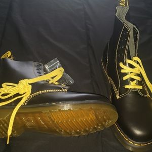 Dr. Martens 1460 Black/Yellow